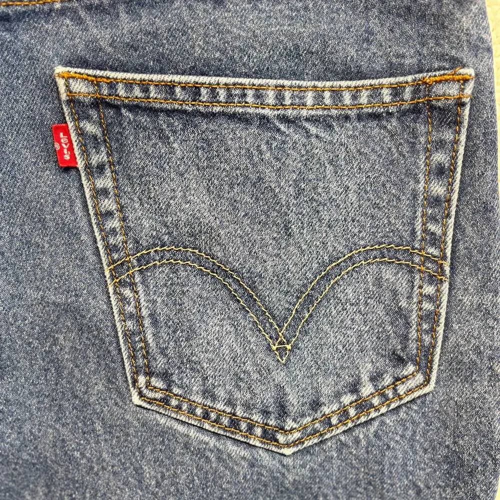 Levi's 505 Jeans Mens 34 x 36 Medium Wash Regular Fit Straight Leg Red Tab Denim